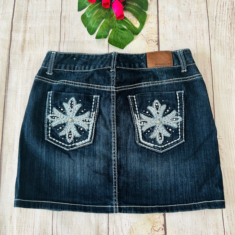 Maurices Women’s Dark Wash Embroidered Denim Mini Skirt Size 5/6